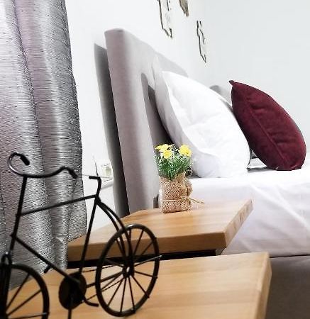 Spacious And Cozy Apartment - Ajia Apartment Τίρανα Εξωτερικό φωτογραφία