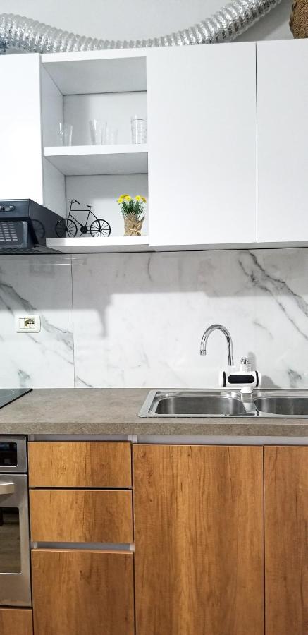 Spacious And Cozy Apartment - Ajia Apartment Τίρανα Εξωτερικό φωτογραφία